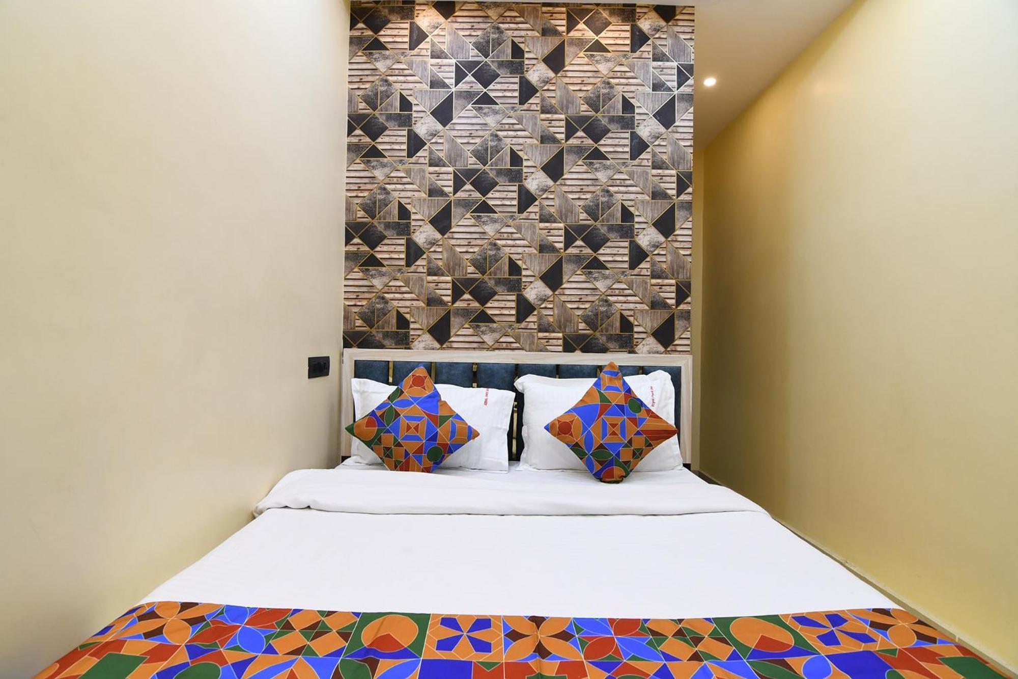 Fabhotel Royal Park Inn - Nr Eden Garden Stadium Calcutta Exteriör bild