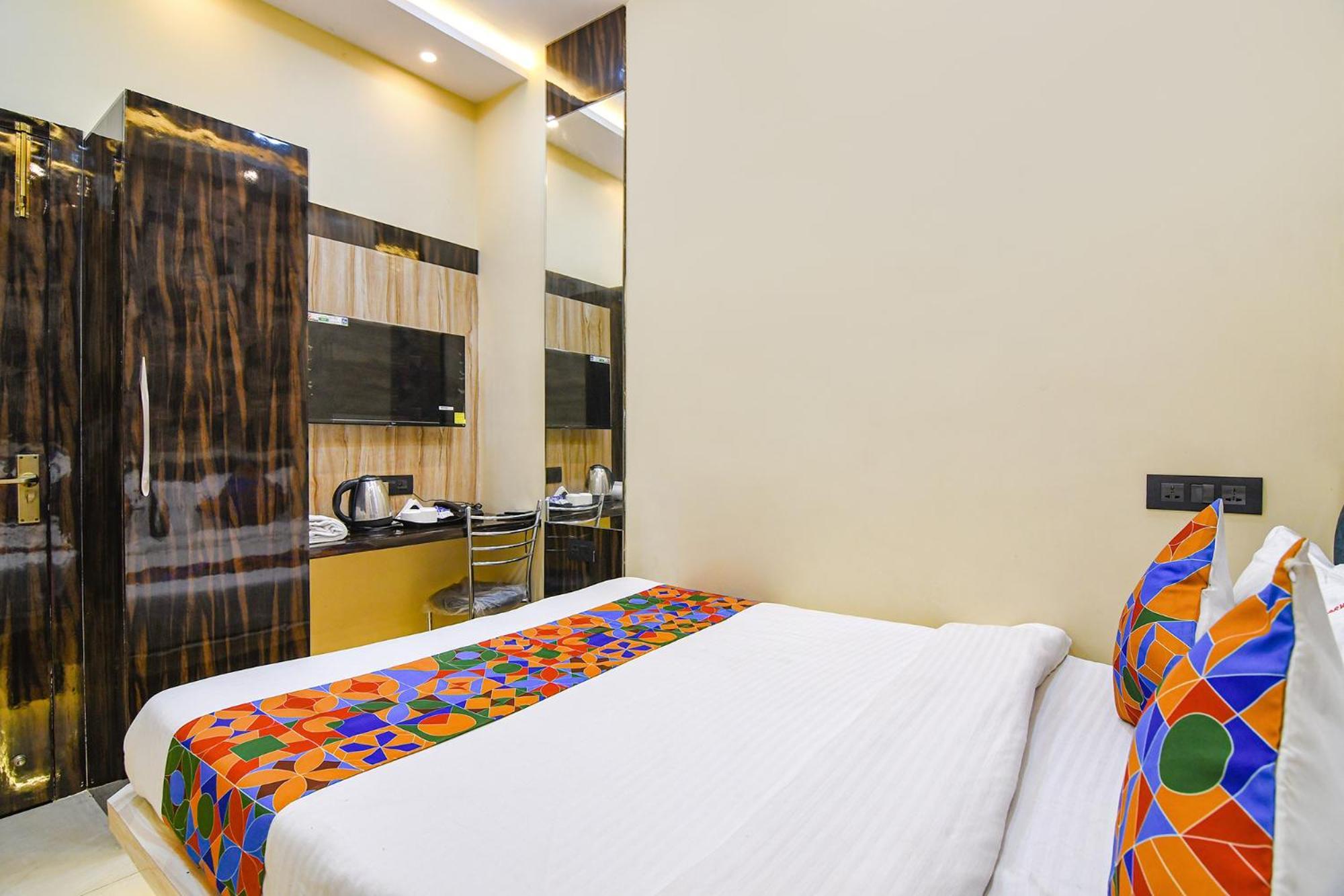 Fabhotel Royal Park Inn - Nr Eden Garden Stadium Calcutta Exteriör bild
