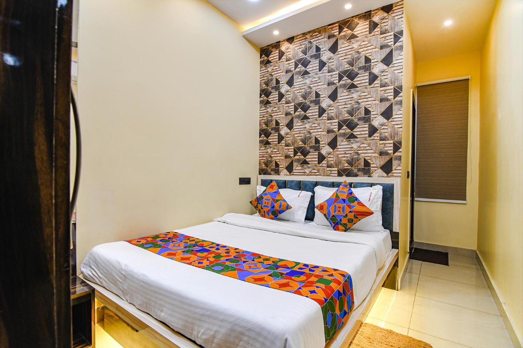 Fabhotel Royal Park Inn - Nr Eden Garden Stadium Calcutta Exteriör bild