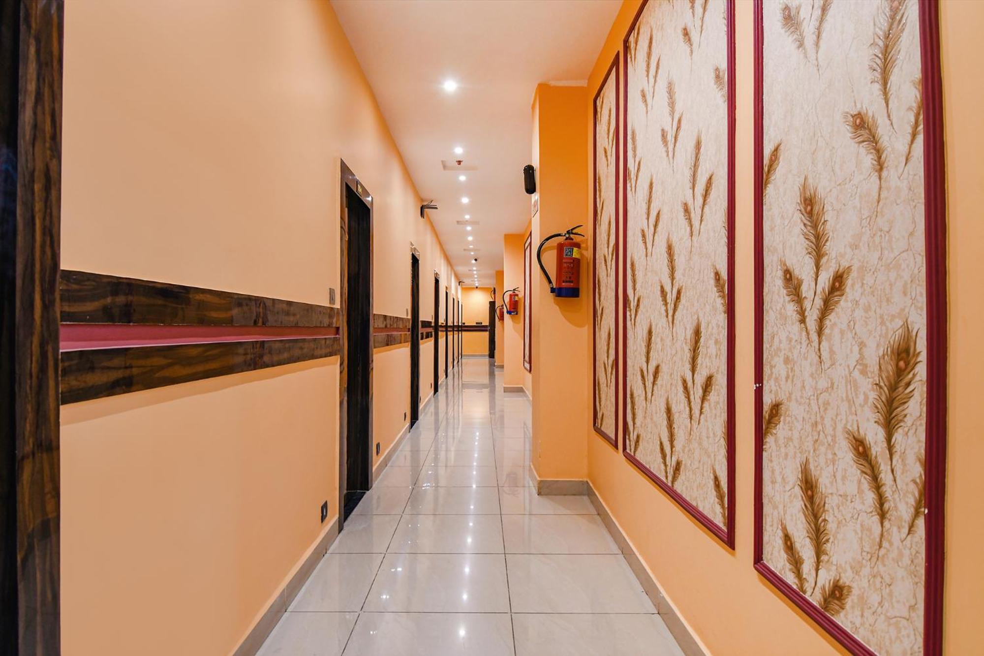 Fabhotel Royal Park Inn - Nr Eden Garden Stadium Calcutta Exteriör bild