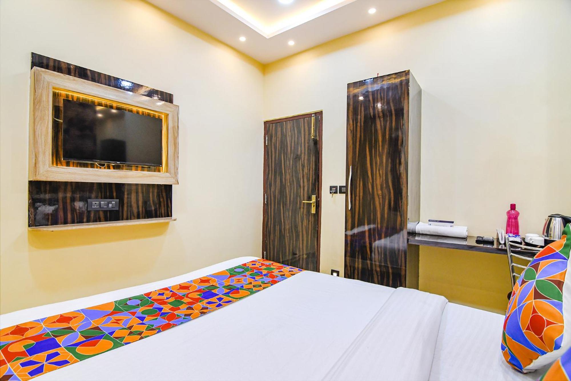Fabhotel Royal Park Inn - Nr Eden Garden Stadium Calcutta Exteriör bild